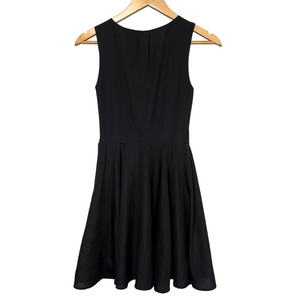 Express black dress. Pleated by the neck. Hidden‎ side zipper. Size 0